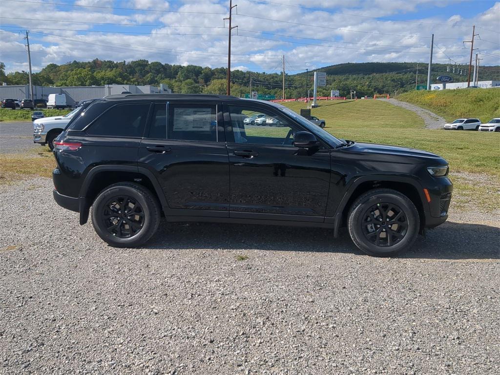 new 2025 Jeep Grand Cherokee car, priced at $42,405