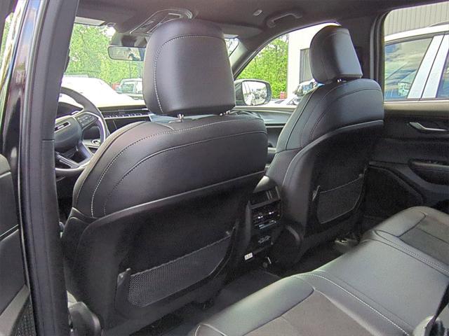 new 2025 Jeep Grand Cherokee car, priced at $43,400