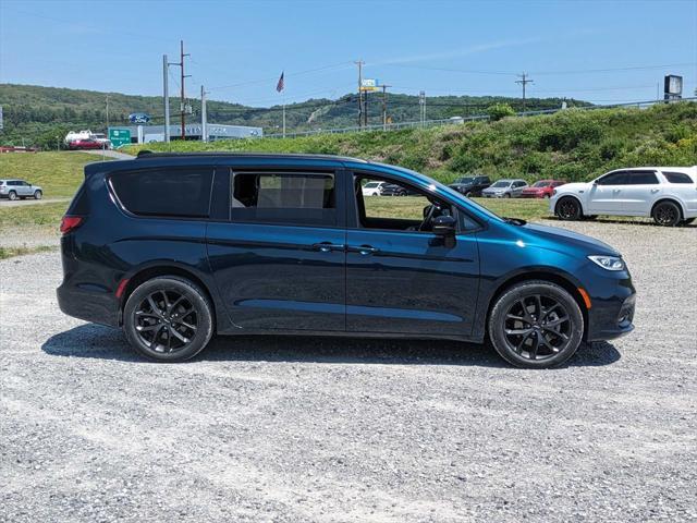 used 2023 Chrysler Pacifica car, priced at $43,950