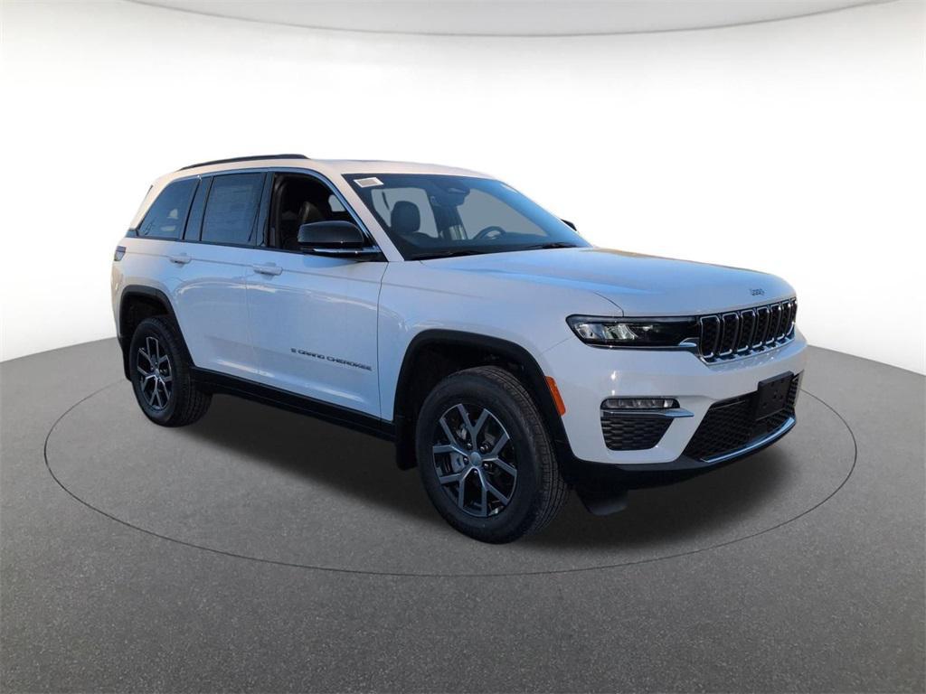 new 2025 Jeep Grand Cherokee car, priced at $47,590