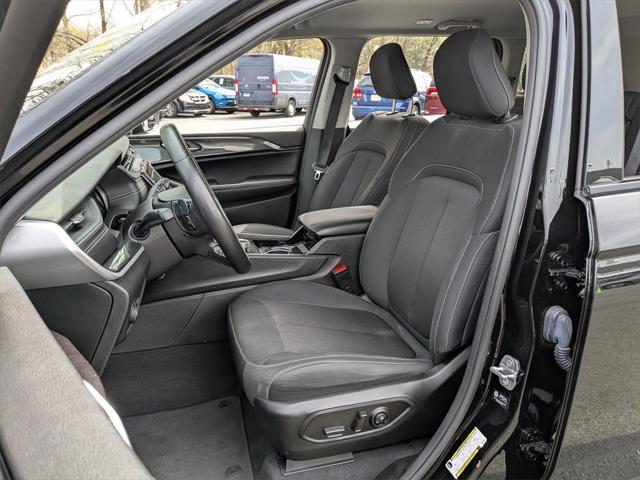 used 2022 Jeep Grand Cherokee car, priced at $29,900