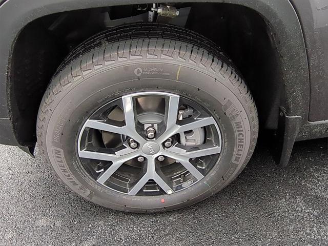 new 2025 Jeep Grand Cherokee L car, priced at $48,712