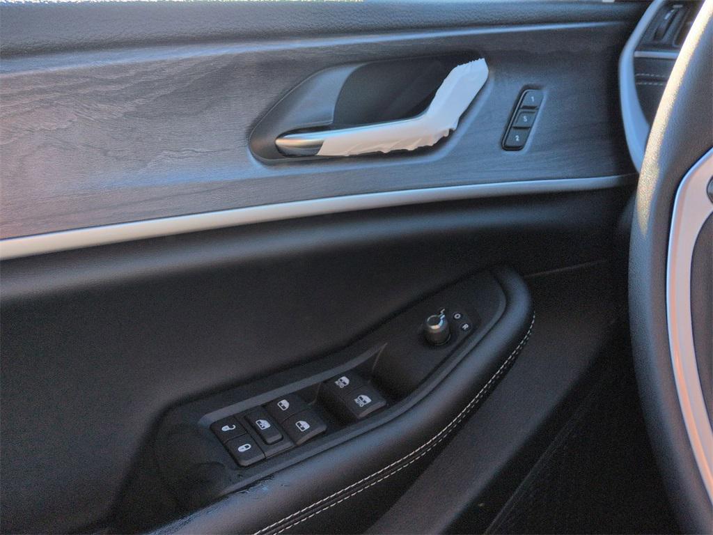 new 2025 Jeep Grand Cherokee car