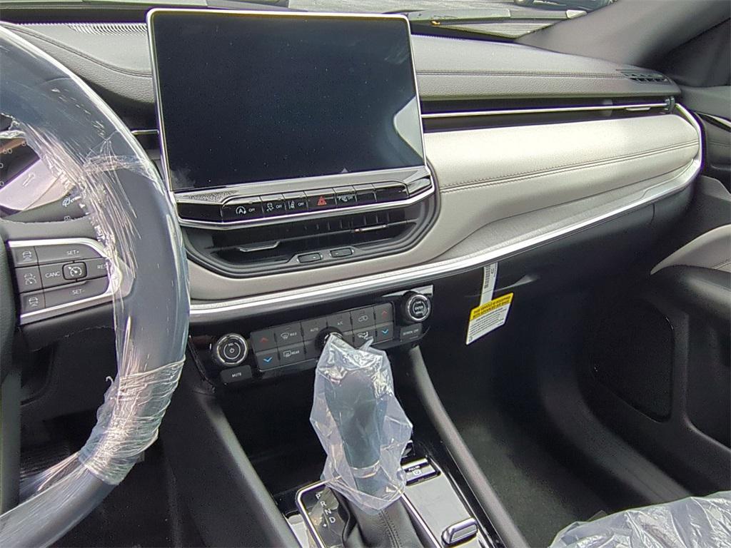 new 2025 Jeep Compass car, priced at $32,990