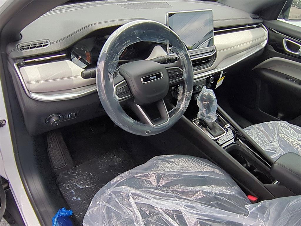 new 2025 Jeep Compass car, priced at $32,990
