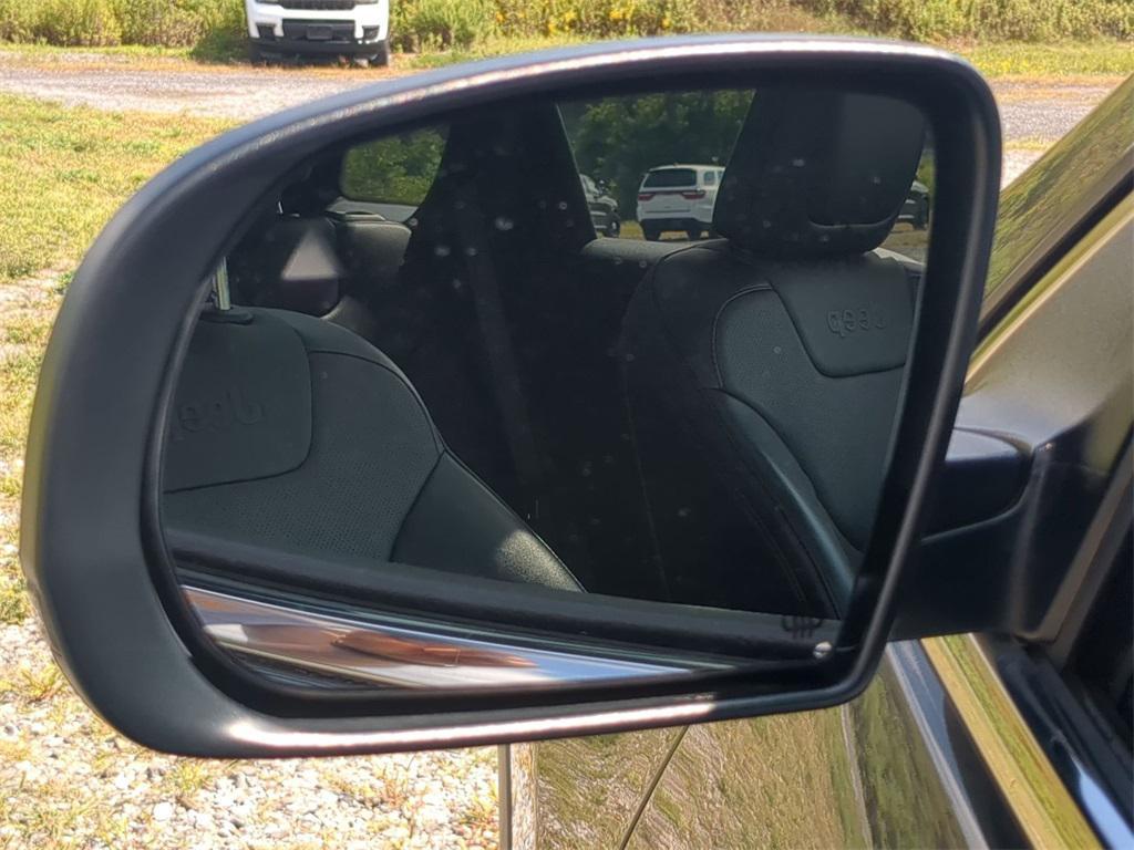 used 2022 Jeep Cherokee car, priced at $27,500