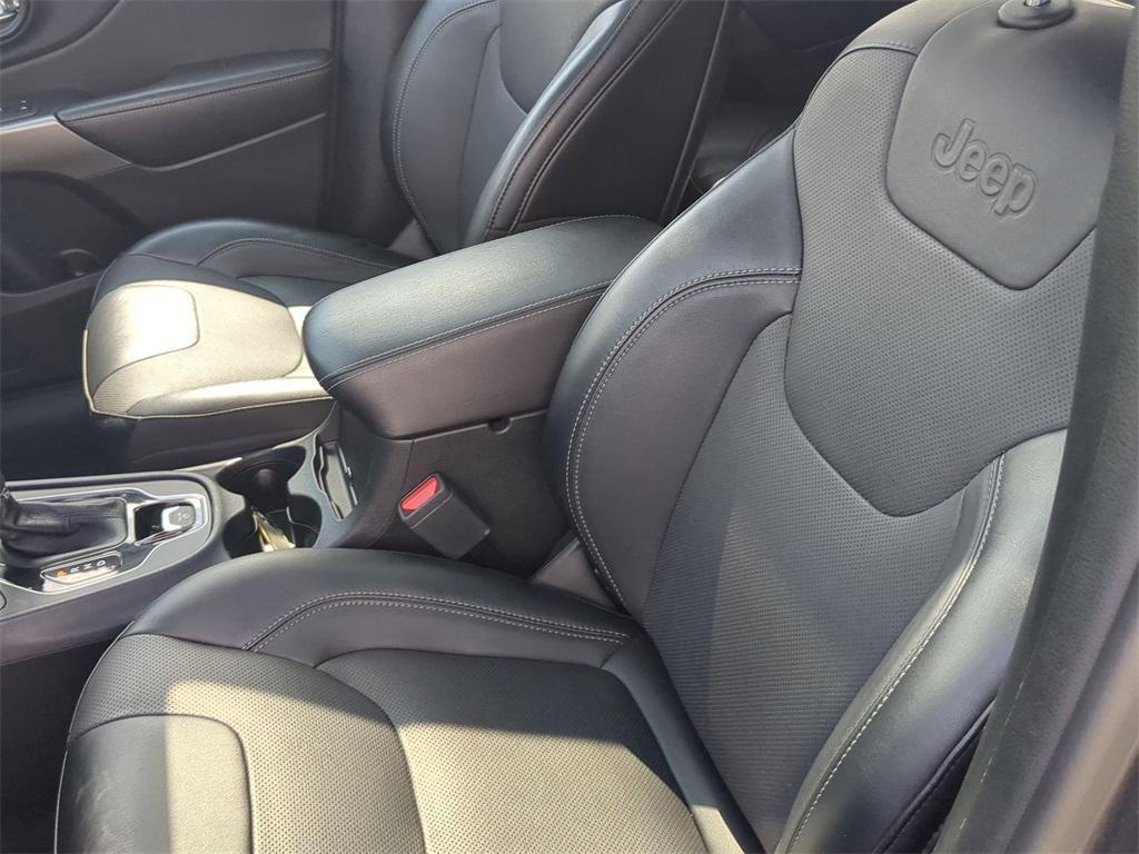 used 2022 Jeep Cherokee car, priced at $27,500