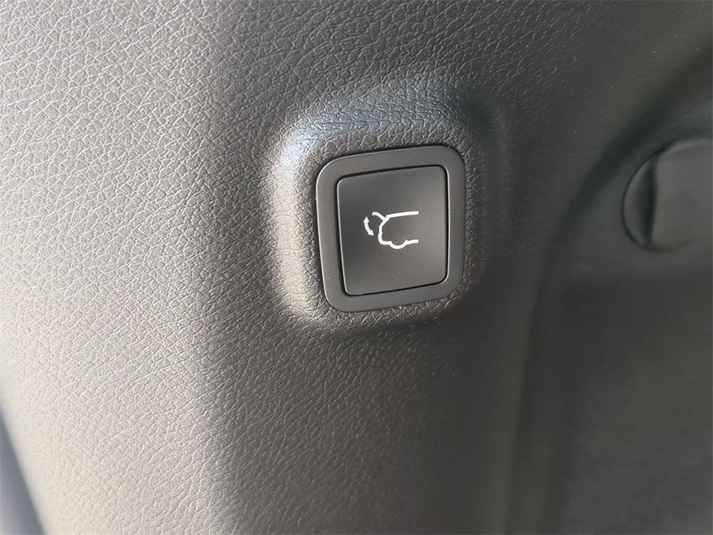 used 2022 Jeep Cherokee car, priced at $27,500