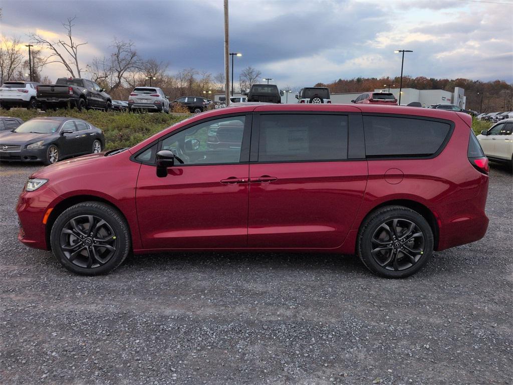 new 2026 Chrysler Pacifica car, priced at $49,675