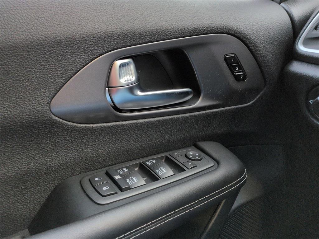 new 2026 Chrysler Pacifica car, priced at $49,675