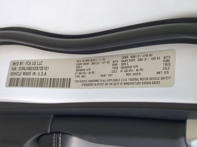 new 2025 Jeep Grand Cherokee car, priced at $46,011