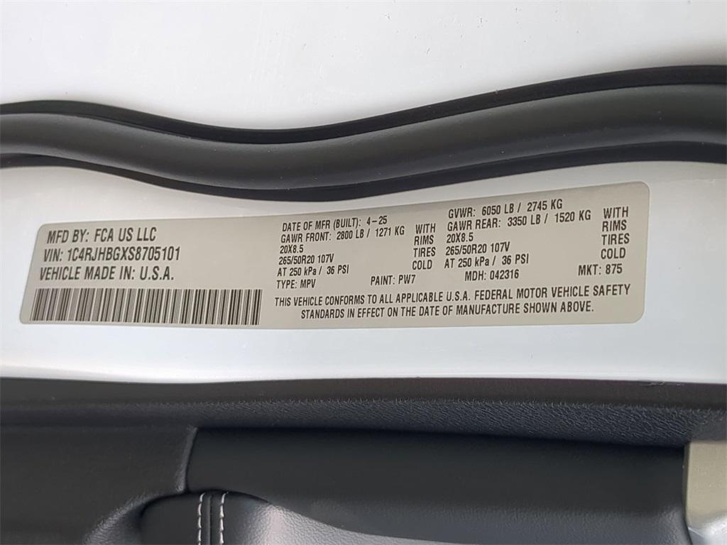 new 2025 Jeep Grand Cherokee car, priced at $45,875