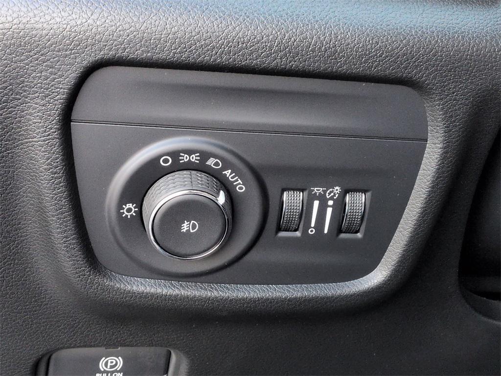 new 2025 Jeep Grand Cherokee car, priced at $51,680