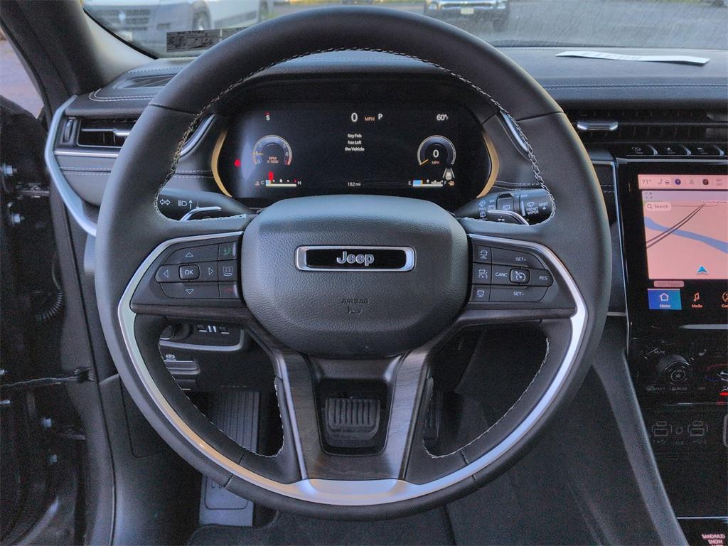 new 2025 Jeep Grand Cherokee car, priced at $51,680