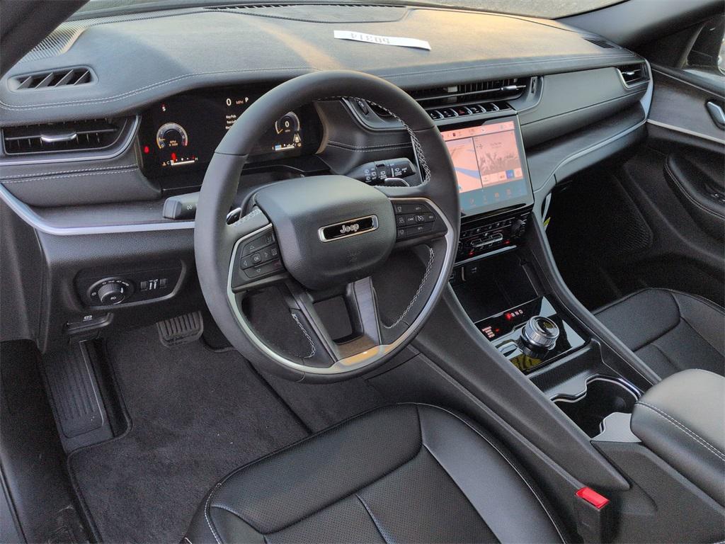 new 2025 Jeep Grand Cherokee car, priced at $51,680