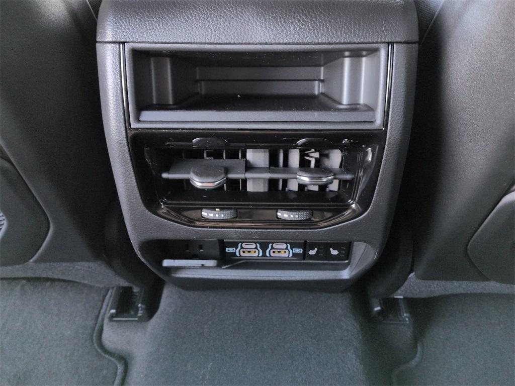 new 2025 Jeep Grand Cherokee car, priced at $51,680