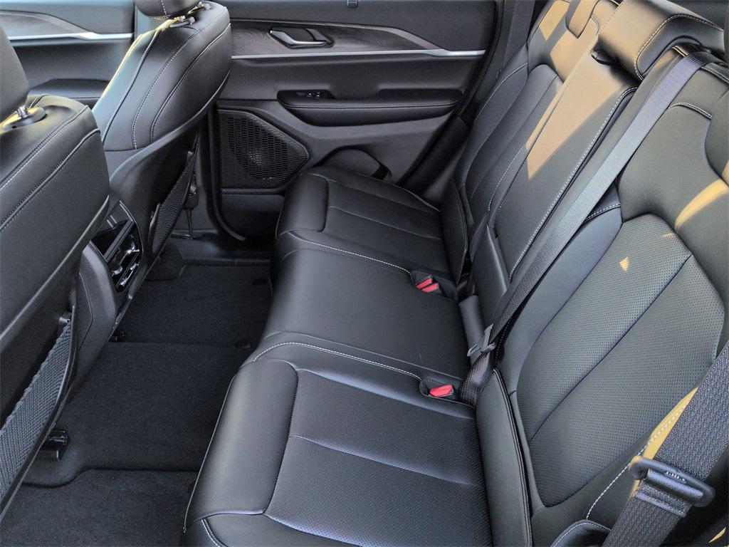 new 2025 Jeep Grand Cherokee car, priced at $51,680