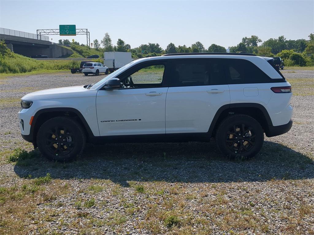new 2025 Jeep Grand Cherokee car, priced at $43,885