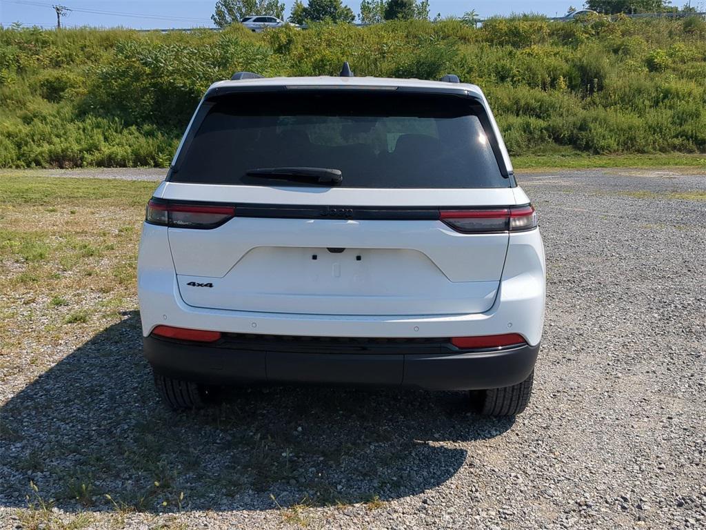 new 2025 Jeep Grand Cherokee car, priced at $43,885