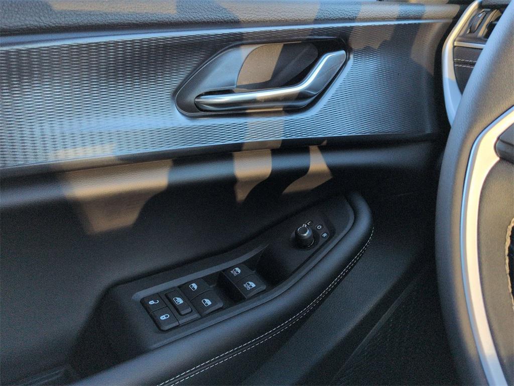 new 2025 Jeep Grand Cherokee car, priced at $44,905