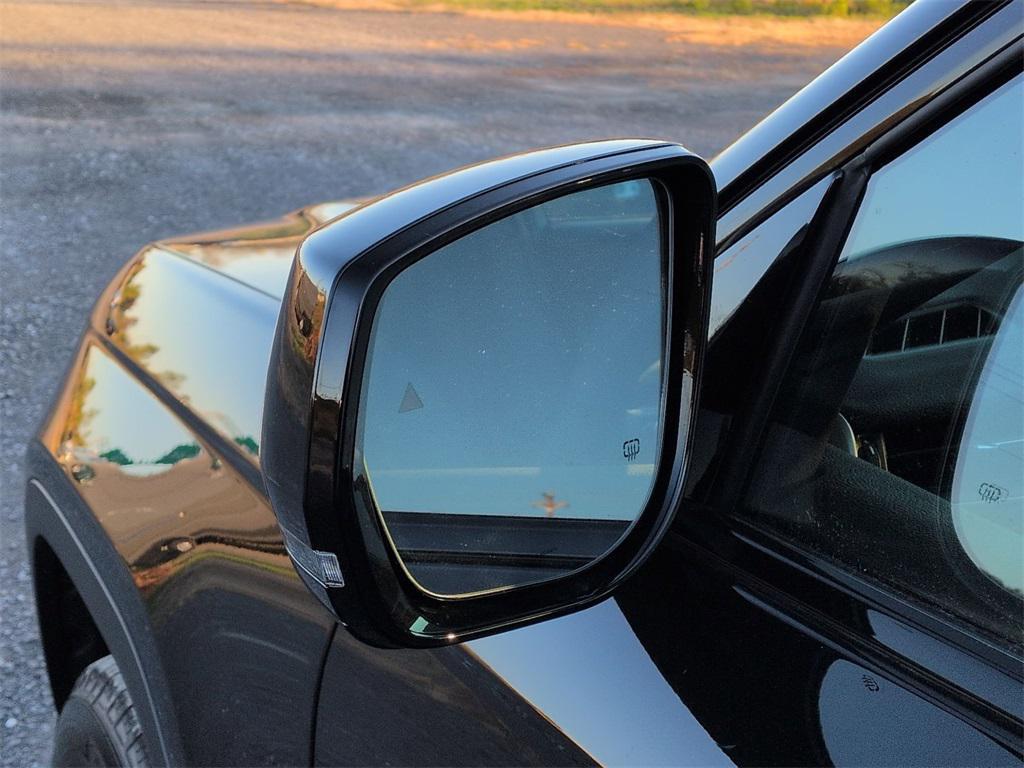 new 2025 Jeep Grand Cherokee car, priced at $44,905