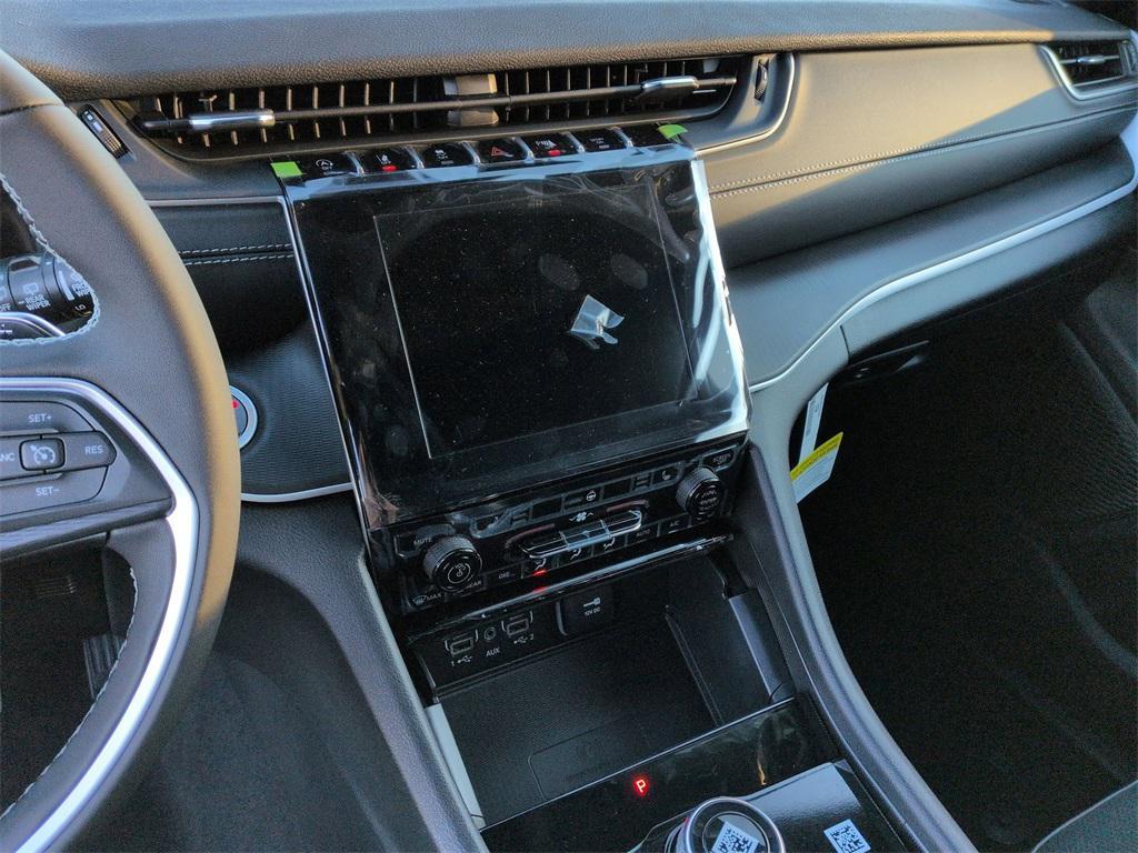 new 2025 Jeep Grand Cherokee car, priced at $44,905