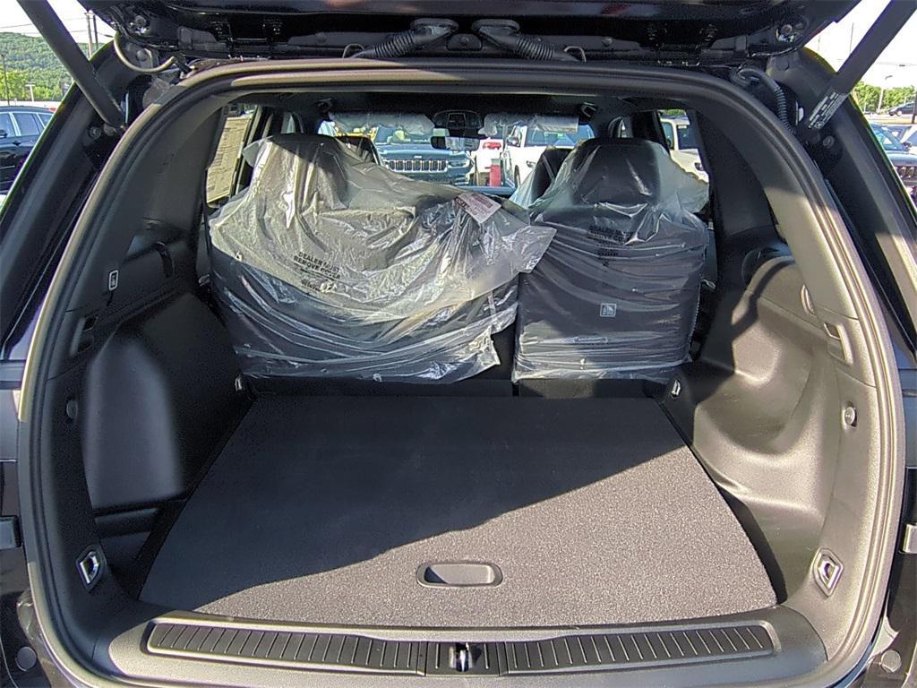 new 2025 Jeep Grand Cherokee car, priced at $49,121