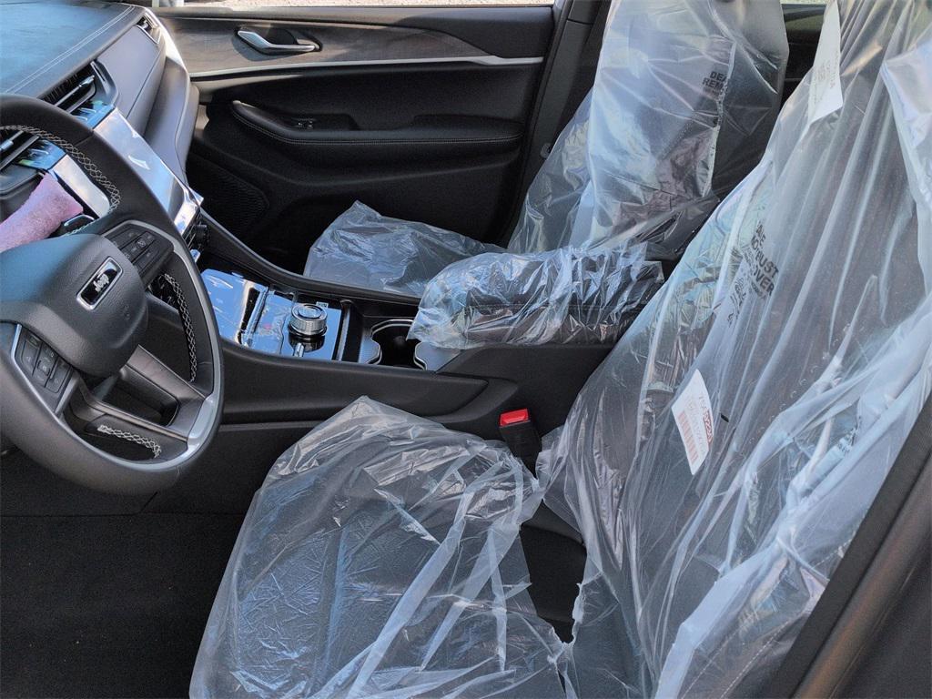 new 2025 Jeep Grand Cherokee car, priced at $48,185