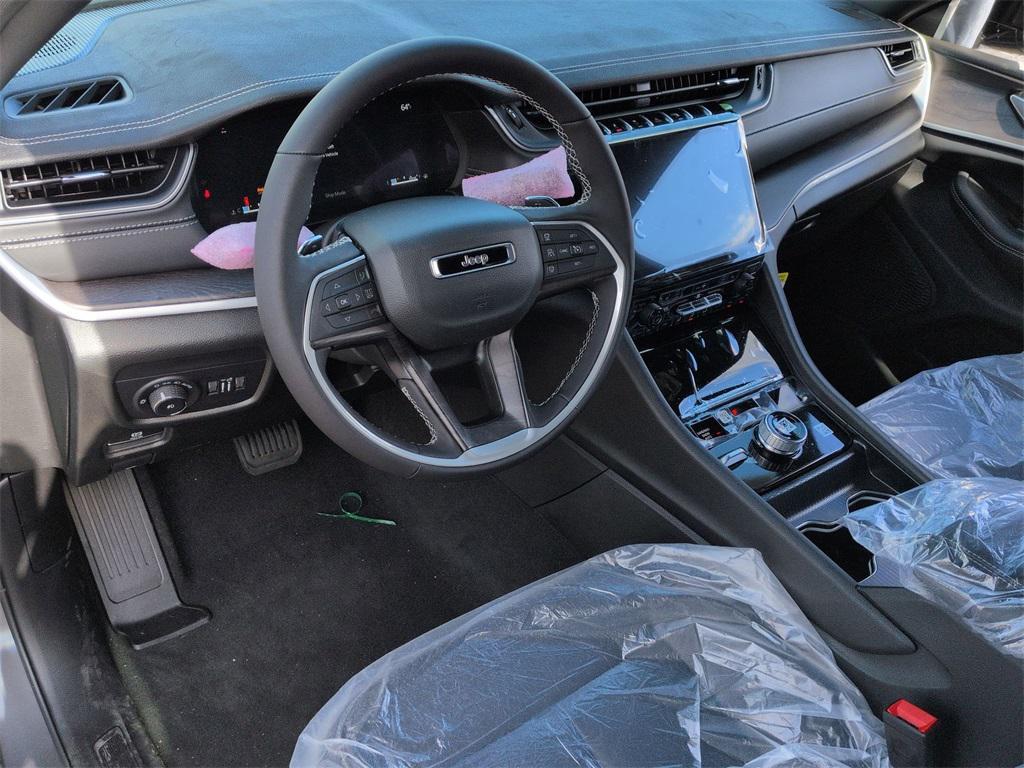 new 2025 Jeep Grand Cherokee car, priced at $48,185