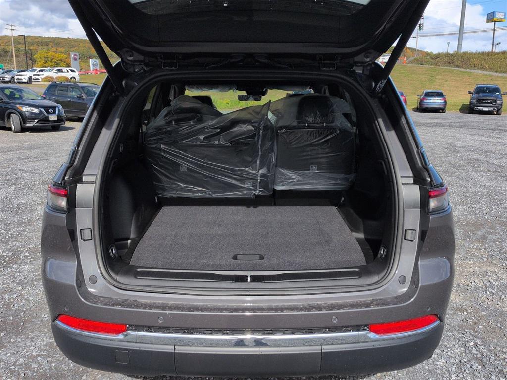 new 2025 Jeep Grand Cherokee car, priced at $48,185