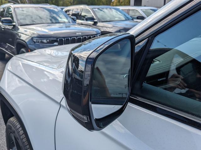 new 2025 Jeep Grand Cherokee car, priced at $51,940