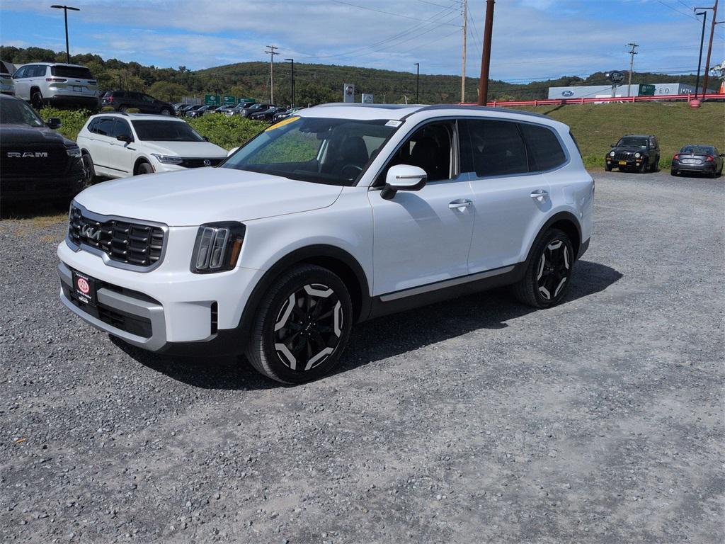 used 2024 Kia Telluride car, priced at $36,900
