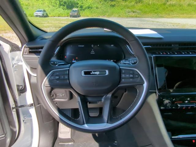 new 2025 Jeep Grand Cherokee car, priced at $42,115