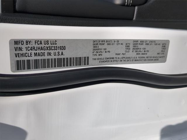 new 2025 Jeep Grand Cherokee car, priced at $42,115