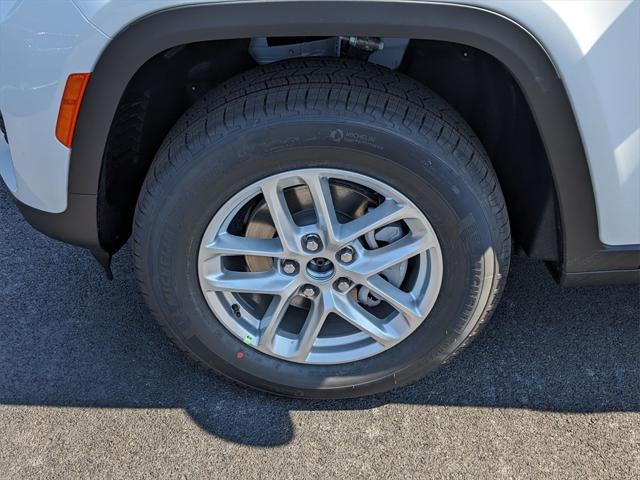 new 2024 Jeep Grand Cherokee car, priced at $40,330