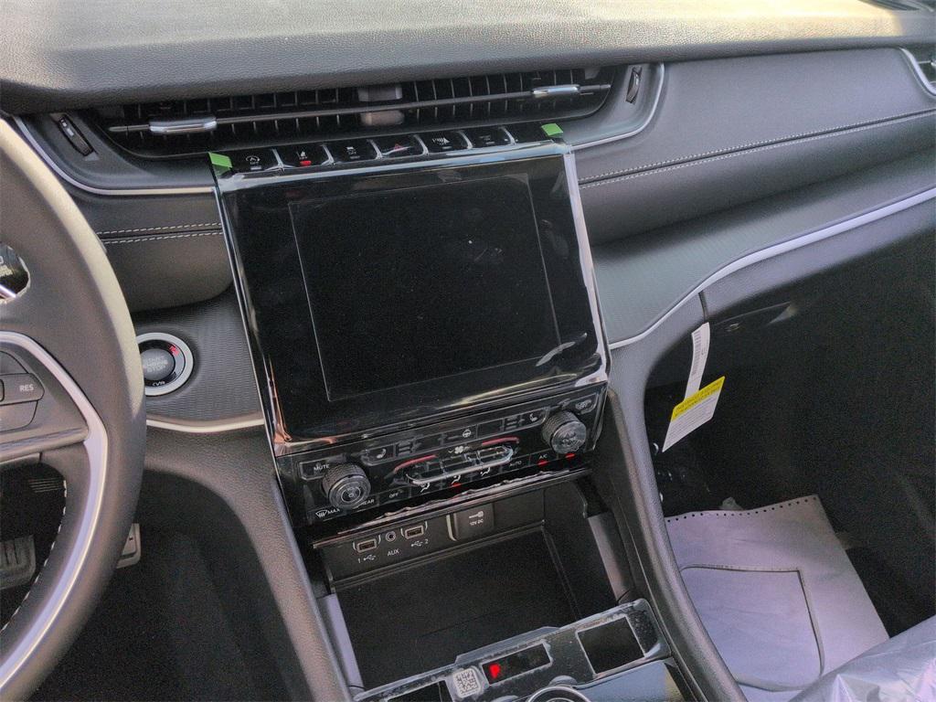 new 2025 Jeep Grand Cherokee car, priced at $44,405