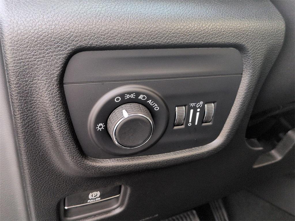 new 2025 Jeep Grand Cherokee car, priced at $44,405