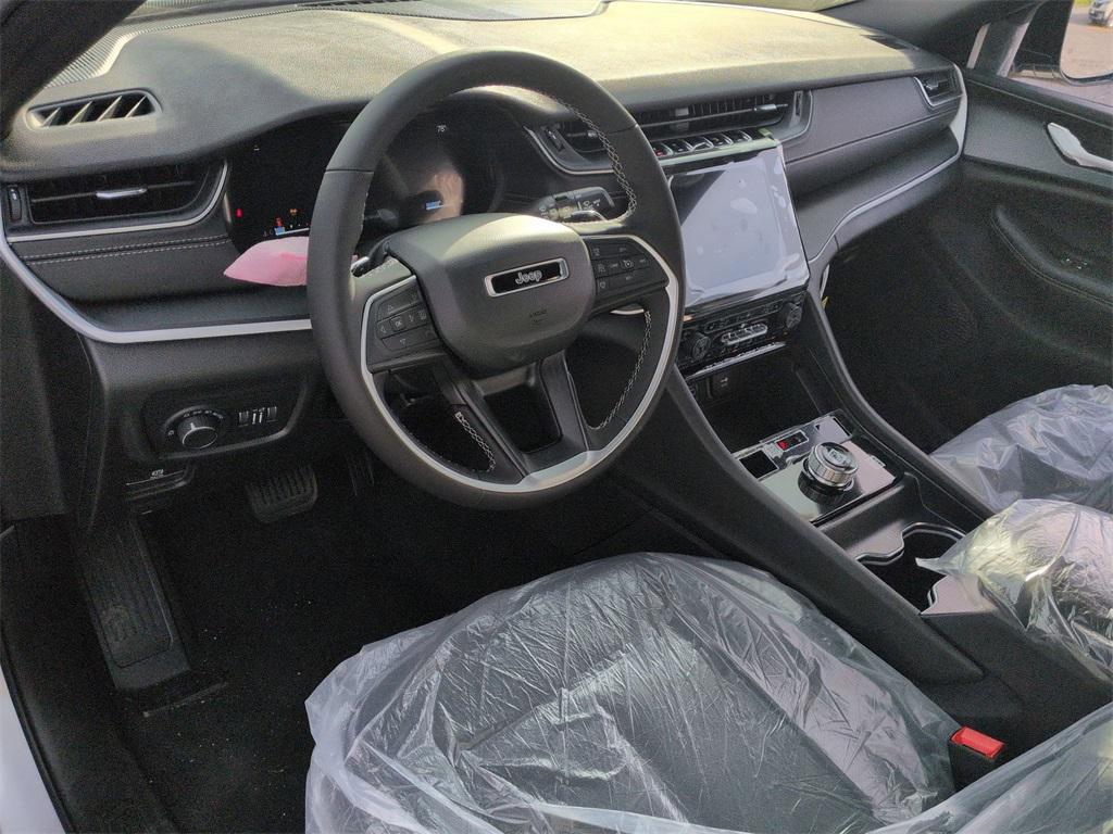 new 2025 Jeep Grand Cherokee car, priced at $44,405