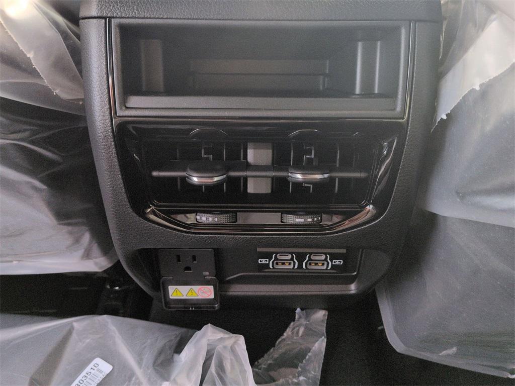 new 2025 Jeep Grand Cherokee car, priced at $44,405