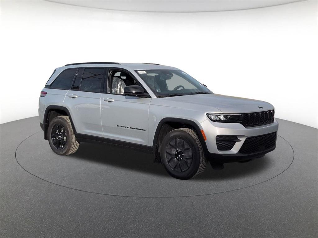 new 2025 Jeep Grand Cherokee car, priced at $44,405