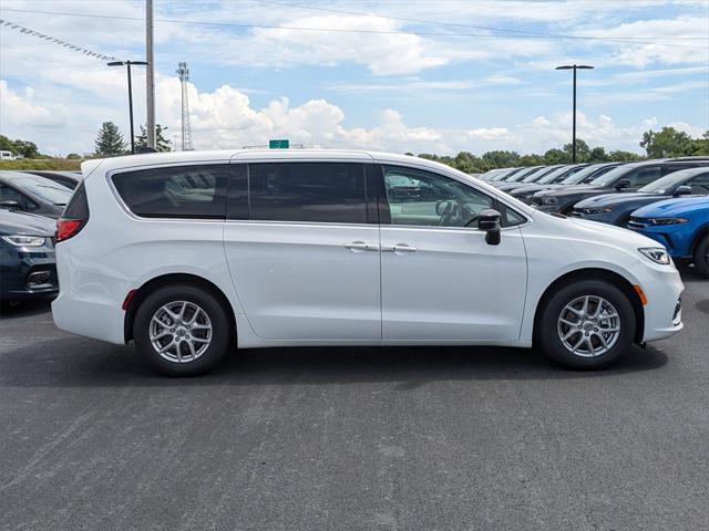 new 2024 Chrysler Pacifica car, priced at $40,411