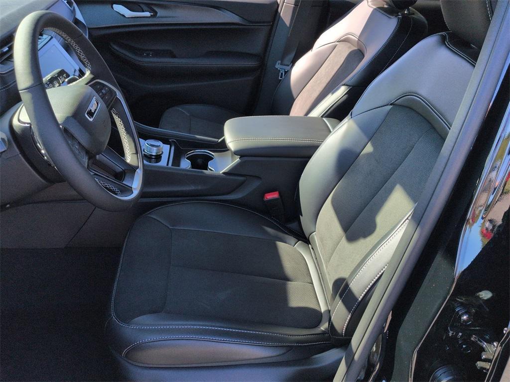 new 2025 Jeep Grand Cherokee car, priced at $42,905