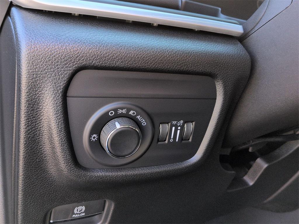 new 2025 Jeep Grand Cherokee car, priced at $42,905