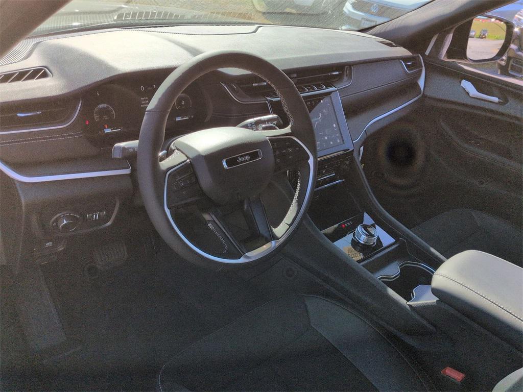 new 2025 Jeep Grand Cherokee car, priced at $42,905