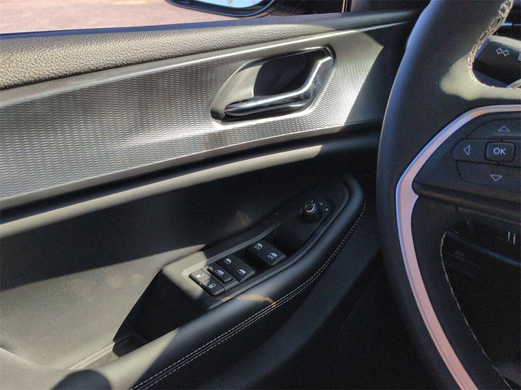 new 2025 Jeep Grand Cherokee car, priced at $42,905