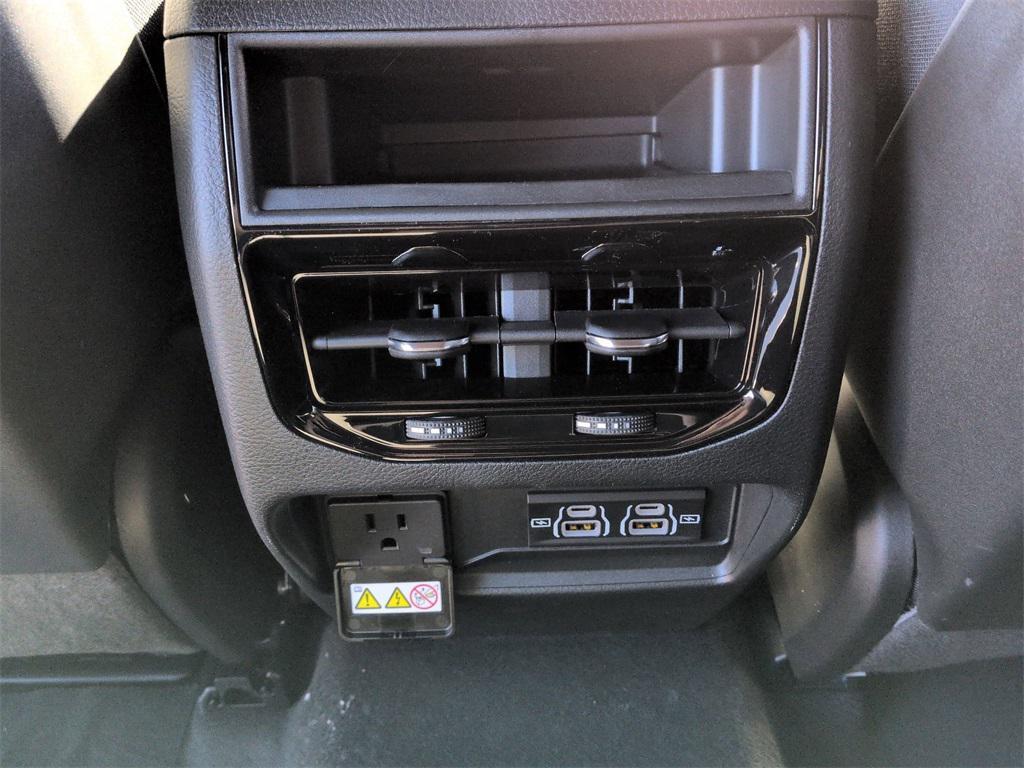 new 2025 Jeep Grand Cherokee car, priced at $42,905