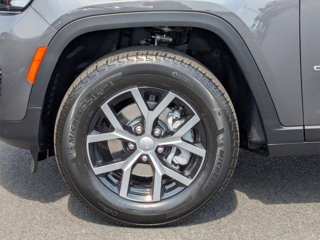 new 2025 Jeep Grand Cherokee car, priced at $47,396
