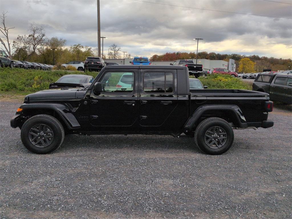 new 2025 Jeep Gladiator car, priced at $46,150