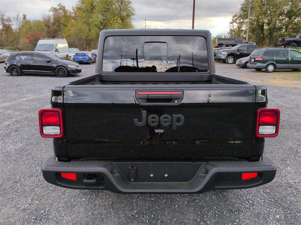 new 2025 Jeep Gladiator car, priced at $46,150