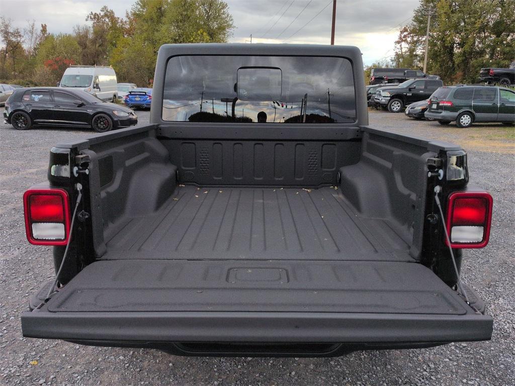 new 2025 Jeep Gladiator car, priced at $46,150